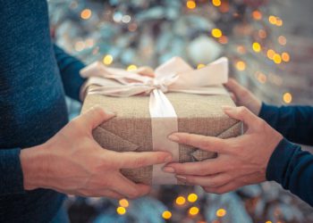 Ideas para regalar esta Navidad: las últimas tendencias en colores  